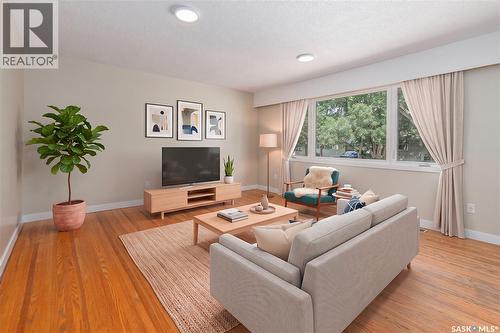 1131 Currie Crescent, Moose Jaw, SK - Indoor Photo Showing Living Room