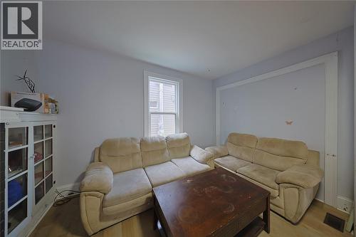 196 Brock Street North, Sarnia, ON - Indoor Photo Showing Living Room
