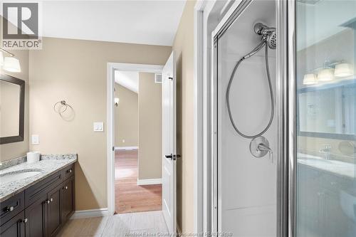 384 Boismier, Lasalle, ON - Indoor Photo Showing Bathroom