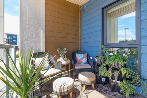 #106-120 Jensen Ave West, Parksville, BC - Outdoor With Deck Patio Veranda With Exterior