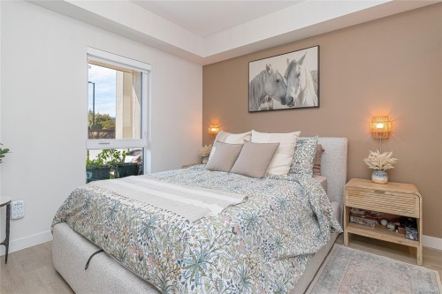 #106-120 Jensen Ave West, Parksville, BC - Indoor Photo Showing Bedroom
