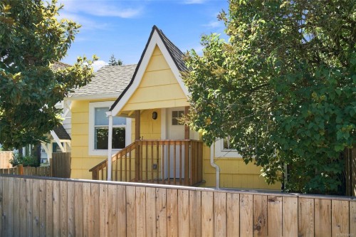 121 Pine St, Nanaimo, BC 