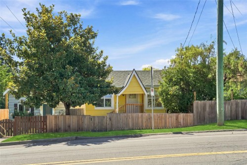 121 Pine St, Nanaimo, BC 