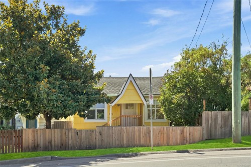 121 Pine St, Nanaimo, BC 