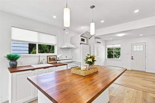 121 Pine St, Nanaimo, BC 