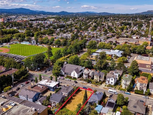 1115 Caledonia Ave, Victoria, BC 