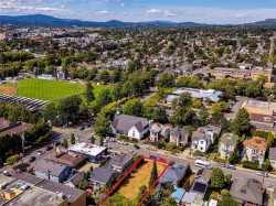1115 Caledonia Ave Victoria, BC V8T 1E9