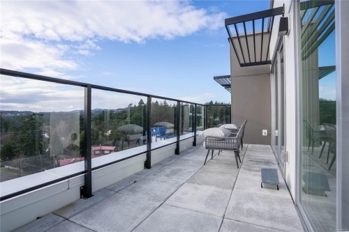 #303-258 Helmcken Rd, View Royal, BC - Outdoor