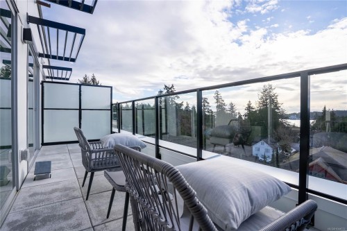 #303-258 Helmcken Rd, View Royal, BC - Outdoor
