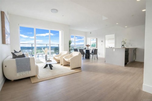 #303-258 Helmcken Rd, View Royal, BC - Indoor Photo Showing Living Room