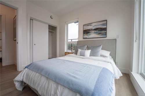 #212-258 Helmcken Rd, View Royal, BC - Indoor Photo Showing Bedroom