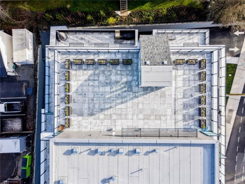 #212-258 Helmcken Rd, View Royal, BC - Outdoor