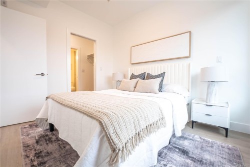 #212-258 Helmcken Rd, View Royal, BC - Indoor Photo Showing Bedroom