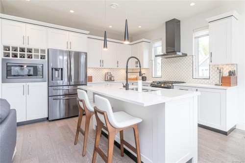 9257 Bakerview Close, North Saanich, BC 