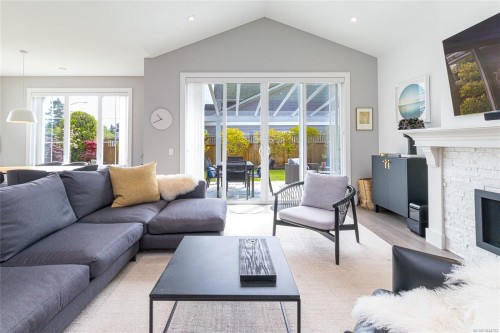 9257 Bakerview Close, North Saanich, BC 