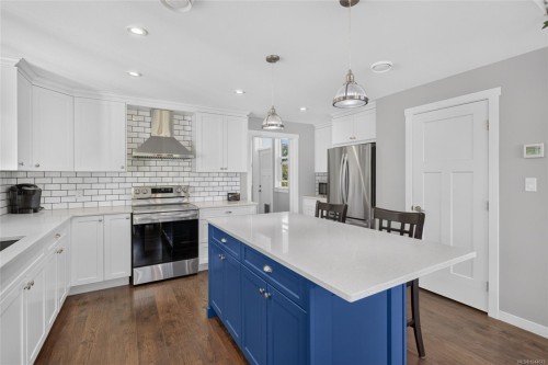 8740 Oyster River Way, Black Creek, BC 