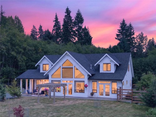 8740 Oyster River Way, Black Creek, BC 