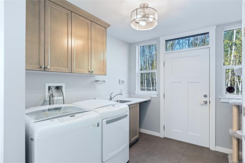 8740 Oyster River Way, Black Creek, BC 