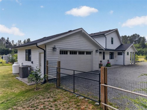 8740 Oyster River Way, Black Creek, BC 