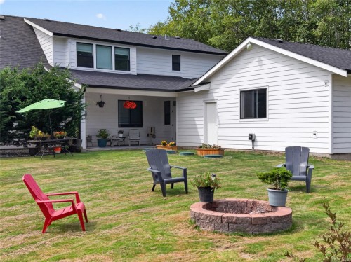 8740 Oyster River Way, Black Creek, BC 