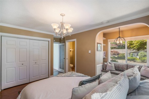 560 Eaglecrest Dr, Qualicum Beach, BC 