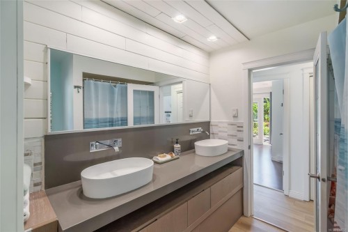 560 Eaglecrest Dr, Qualicum Beach, BC 