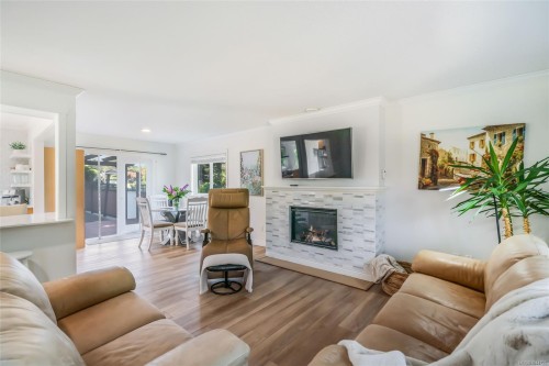 560 Eaglecrest Dr, Qualicum Beach, BC 