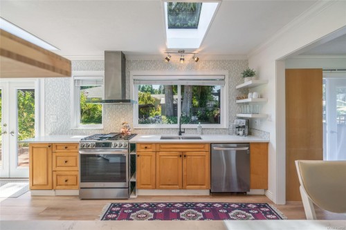 560 Eaglecrest Dr, Qualicum Beach, BC 