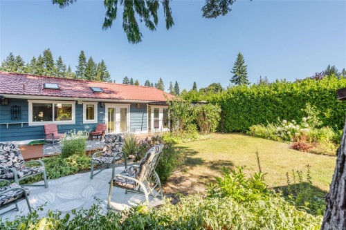 560 Eaglecrest Dr, Qualicum Beach, BC 