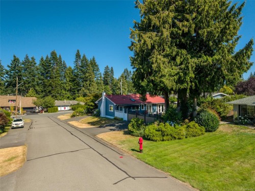 560 Eaglecrest Dr, Qualicum Beach, BC 