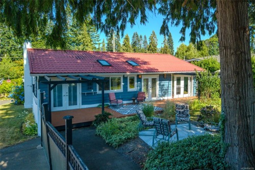 560 Eaglecrest Dr, Qualicum Beach, BC 