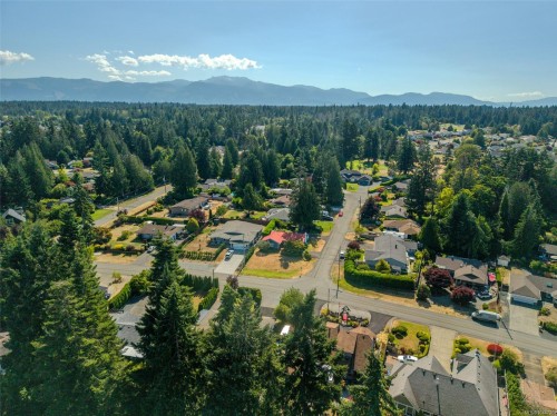 560 Eaglecrest Dr, Qualicum Beach, BC 