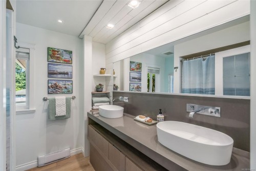 560 Eaglecrest Dr, Qualicum Beach, BC 