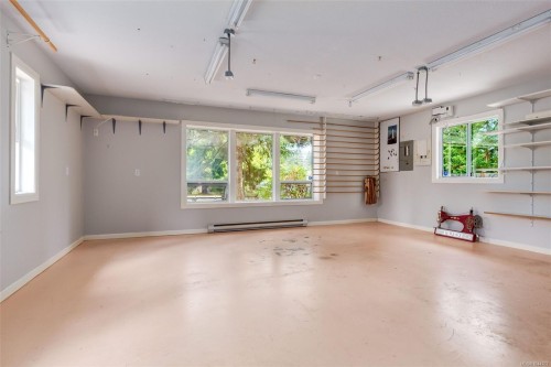 1252 Bunker Pl, French Creek, BC 