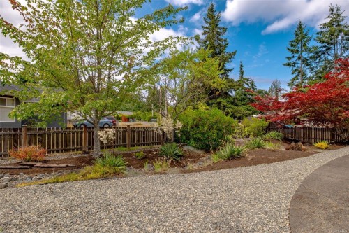 1252 Bunker Pl, French Creek, BC 