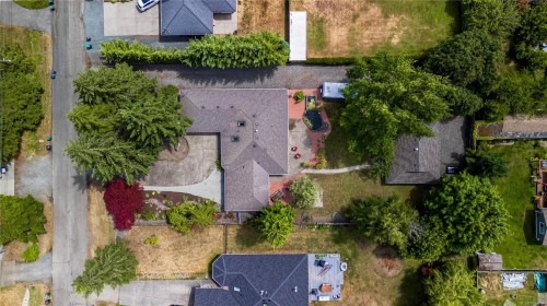 1252 Bunker Pl, French Creek, BC 