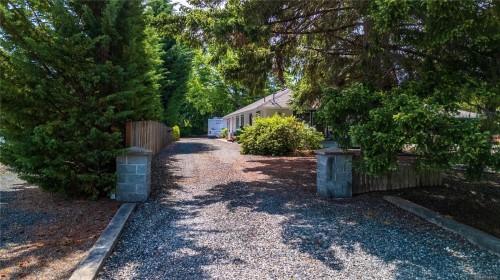 1252 Bunker Pl, French Creek, BC 