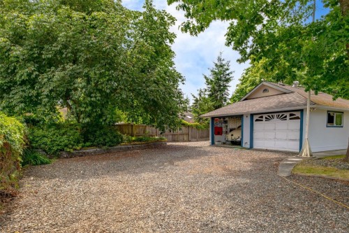 1252 Bunker Pl, French Creek, BC 