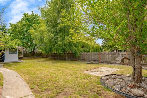 1252 Bunker Pl, French Creek, BC 