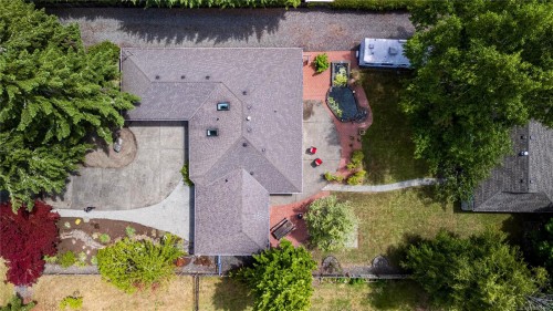 1252 Bunker Pl, French Creek, BC 