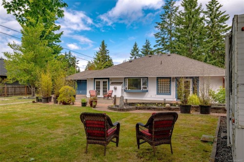 1252 Bunker Pl, French Creek, BC 