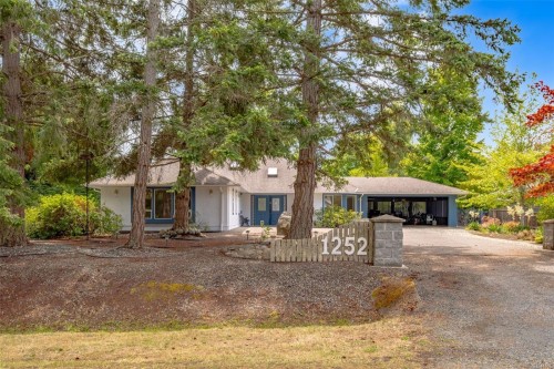 1252 Bunker Pl, French Creek, BC 