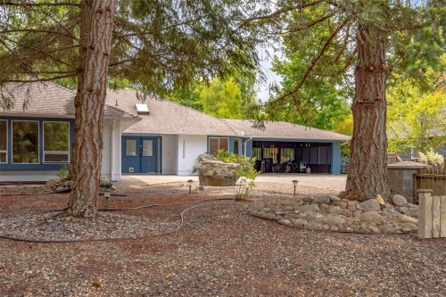 1252 Bunker Pl, French Creek, BC 