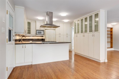 1252 Bunker Pl, French Creek, BC 