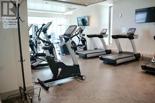 1008 - 9618 Yonge Street, Richmond Hill, ON - Indoor Photo Showing Gym Room