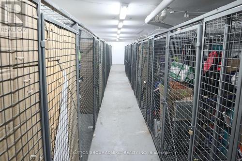 1008 - 9618 Yonge Street, Richmond Hill, ON - Indoor With Storage