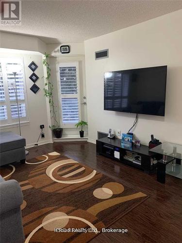207 - 300 Ray Lawson Boulevard, Brampton, ON - Indoor