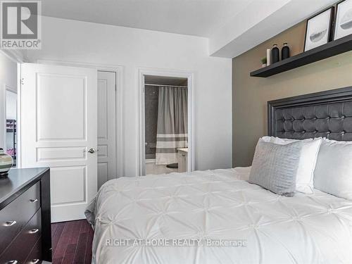 207 - 2087 Lake Shore Boulevard, Toronto, ON - Indoor Photo Showing Bedroom