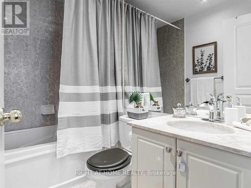 207 - 2087 Lake Shore Boulevard, Toronto, ON - Indoor Photo Showing Bathroom