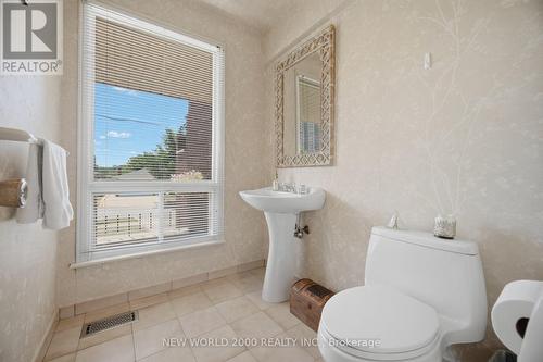 48 Clair Road, Toronto, ON - Indoor Photo Showing Bathroom